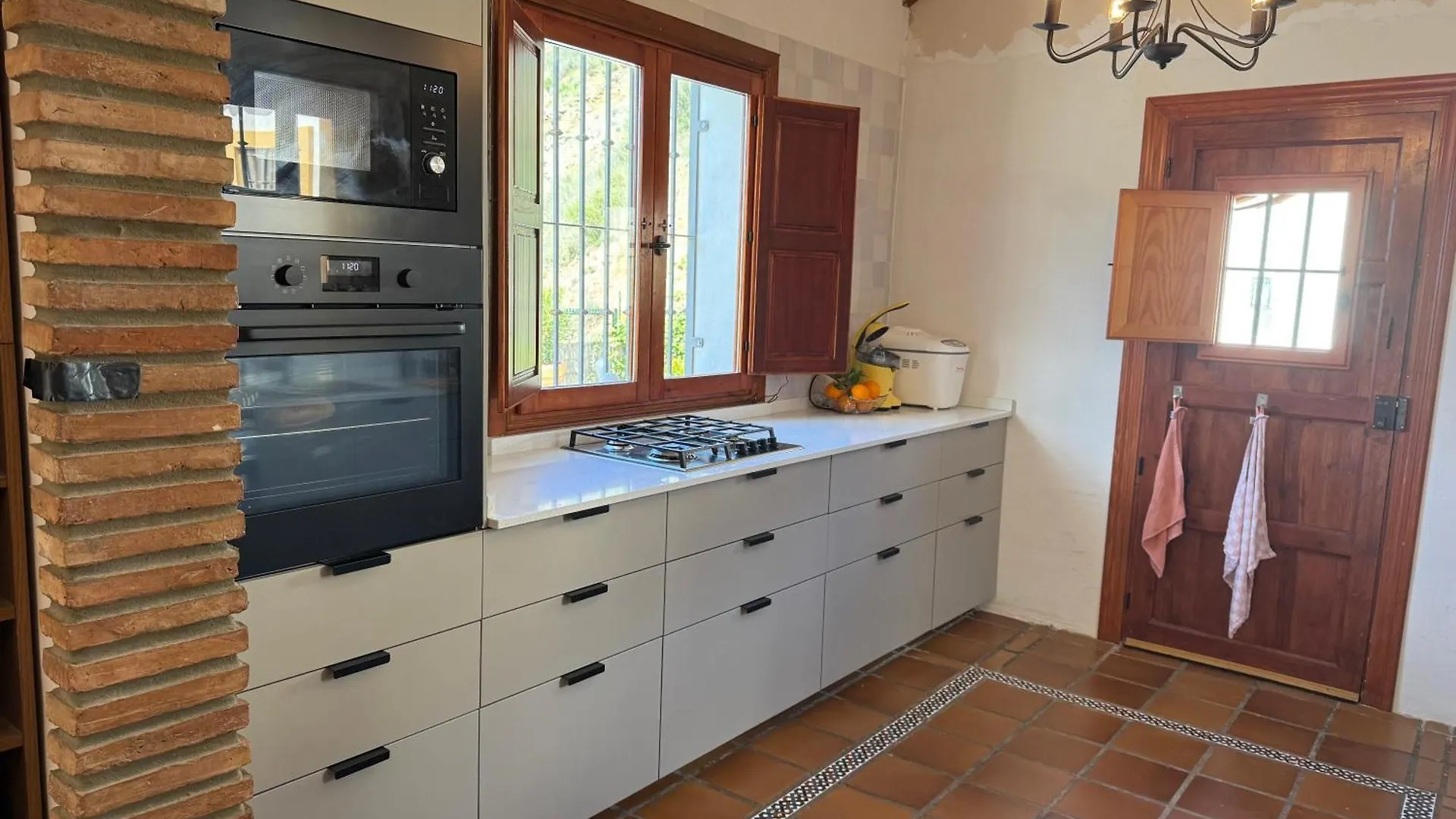 Authentic Luxury Villa In Oasis With Pool Close To Malaga Almogía